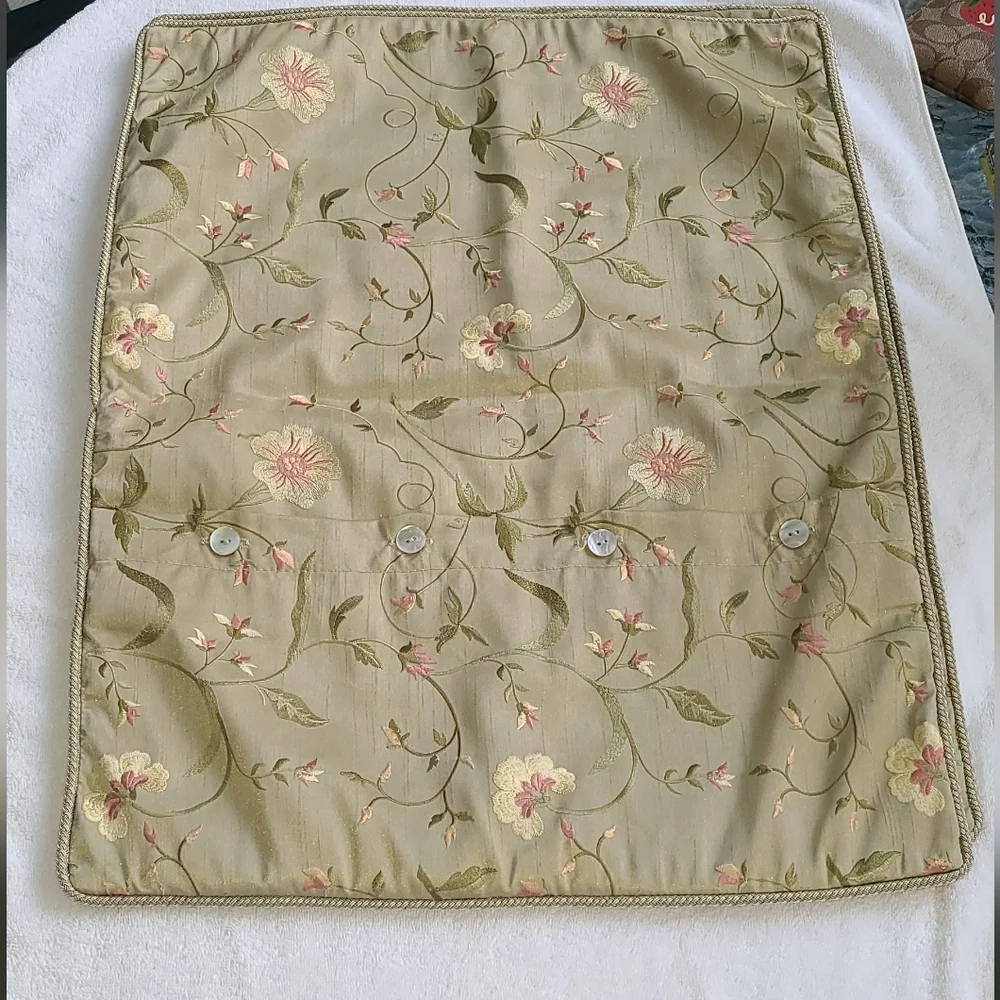 2 Embroidered Pillow‎ Sham Covers Beautiful light Olive green Floral Embroidered